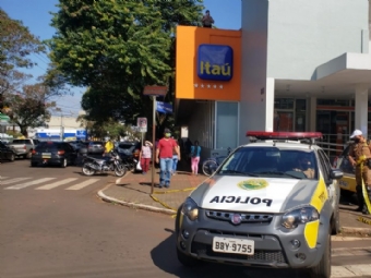 Homem  preso aps invadir banco e render seguranas em Campo Mouro