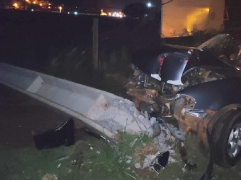 Motorista  detido por embriagues ao volante aps derrubar Poste na Avenida das Indstrias em Campina da Lagoa
