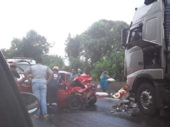 Trs pessoas morrem em grave acidente na BR-376, em Ortigueira