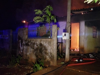 Incndio em residncia mata deficiente visual em Peabiru