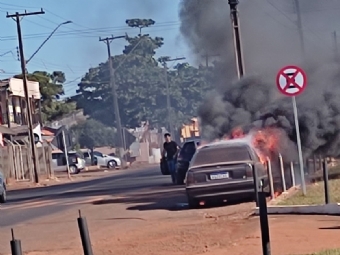 Homem ataca vizinho em Peabiru, queima carro, faz disparos e rouba veculo para fugir