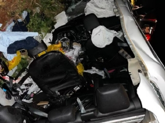 Três pessoas morrem em acidente frontal entre caminhonete e caminhão na PR-463, em Colorado