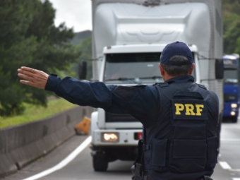 PRF dispersou tentativas de bloqueios de caminhoneiros, diz governo