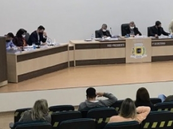 Legislativo de Ubiratã aprova Lei implantando 13º salário e férias para prefeito e vice-prefeito