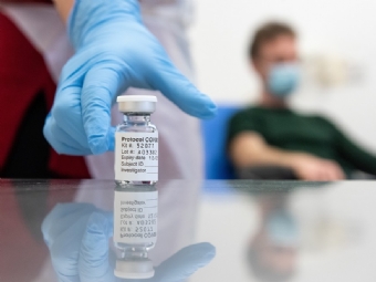 Vacina da Oxford/AstraZeneca deve chegar ao Paran neste domingo, prev o governo