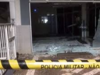 Bandidos explodem banco e aterrorizam moradores no Norte do Paran