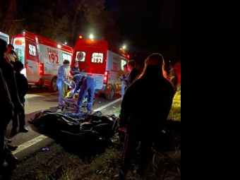 Aps carro capotar, trs pessoas morrem em acidente na PR-573, em Braganey, diz PRE