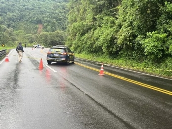 Serra da Esperana na rodovia BR-277 est totalmente interditada com risco de desabamento