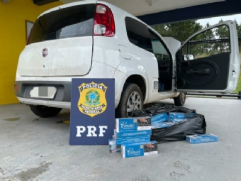 PRF apreende carro clonado carregado de cigarros em Balsa Nova