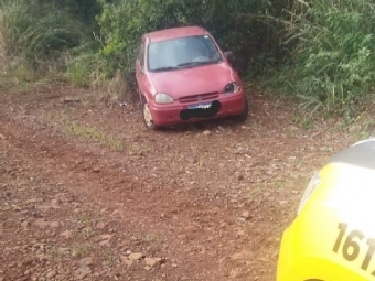 Veculo furtado em Nova Cantu  recuperado em rea rural de Campina da Lagoa