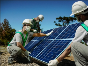 Sicredi e Governo do Estado do Paran: parceria na Semana das Energias Renovveis para estmulo  aquisio de painis fotovoltaicos