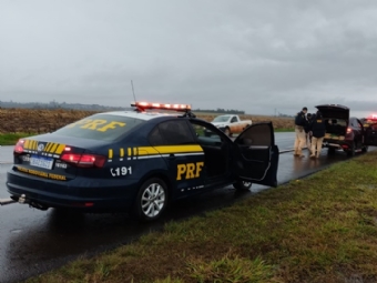 Veculo clonado e com 227 kg de drogas  apreendido pela PRF 