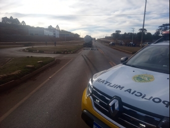 Menino de 12 anos morre atropelado aps cair do cavalo em travessia de trevo na PR-466 em Pitanga