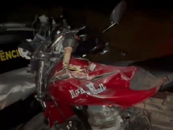 Casal morre aps coliso frontal entre moto e caminhonete na PR-580, entre Umuarama e Lovat