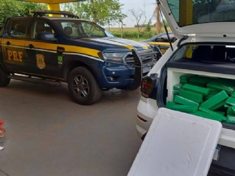 PRF apreende 180 kg de maconha em Campo Mouro; carro era furtado e usava placas falsas