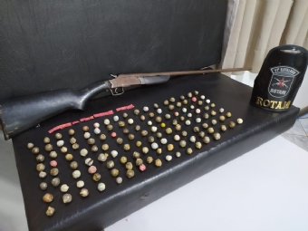 Homem  preso por porte ilegal de arma, e polcia descobre que suspeito engoliu quase 300 gramas de maconha