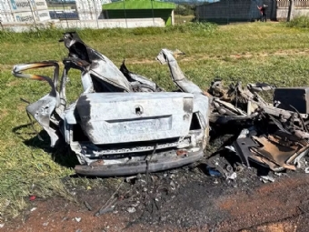 Motorista morre aps coliso e carro incendiado na BR-277 em Cascavel