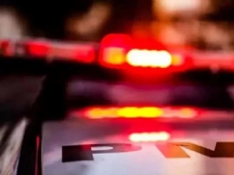Homem morre aps avanar contra policiais com faca em Grandes Rios; caso envolve ameaa  ex-companheira