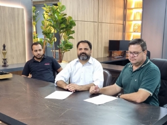 Campina da Lagoa assina ordem de servio para instalao de 1.688 luminrias de LED; economia e mais segurana para 2026