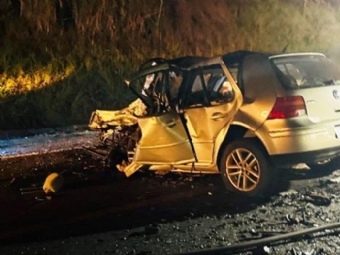 Coliso frontal na BR-272 mata motorista de Goioer e passageira de Amarok; duas mulheres ficam feridas