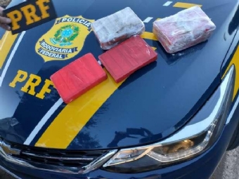 PRF apreende mais de 6 kg de cocana na BR 277 em Guaraniau