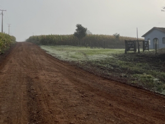 Campina da Lagoa garante 7 km de asfalto na Estrada �gua da Campina e assume compromisso de melhorar trecho com pedras