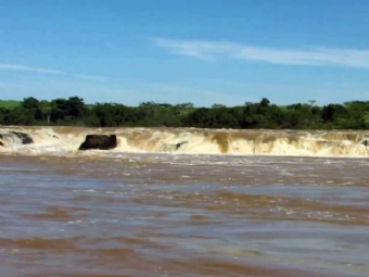 Homem morre no hospital aps se afogar no Rio Iva, em Floresta