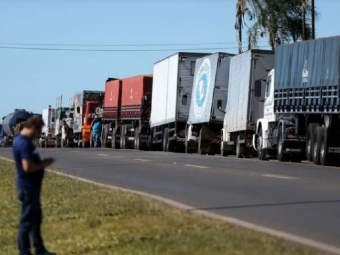 Contra alta de preos dos combustveis, caminhoneiros convocam greve para 25 de julho
