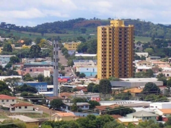 Diretor do departamento de Licitao de Pitanga  afastado do cargo